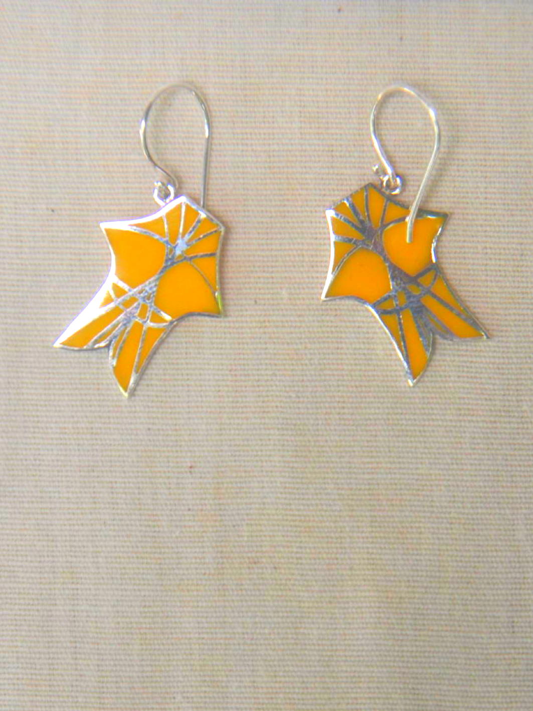 Silver Bebean Earring - Frame with yellow resin